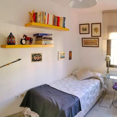 Habitacion Agradable Con Bano Individual Sevilla Kültér fotó