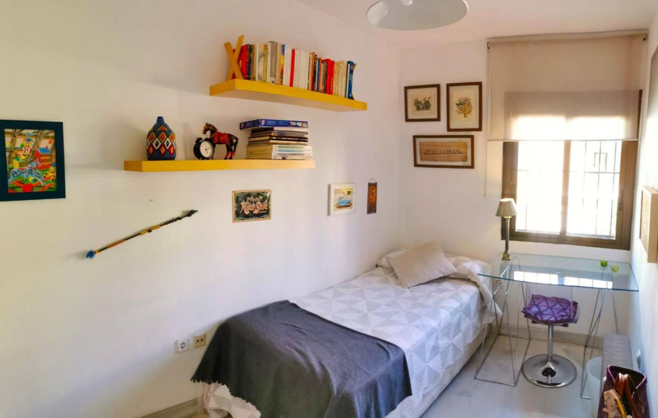 Habitacion Agradable Con Bano Individual Sevilla Kültér fotó
